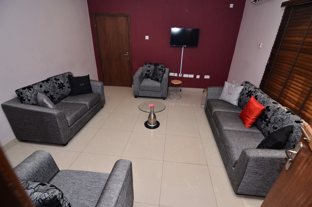 Fully Furnished Lounge & Changing Room 1